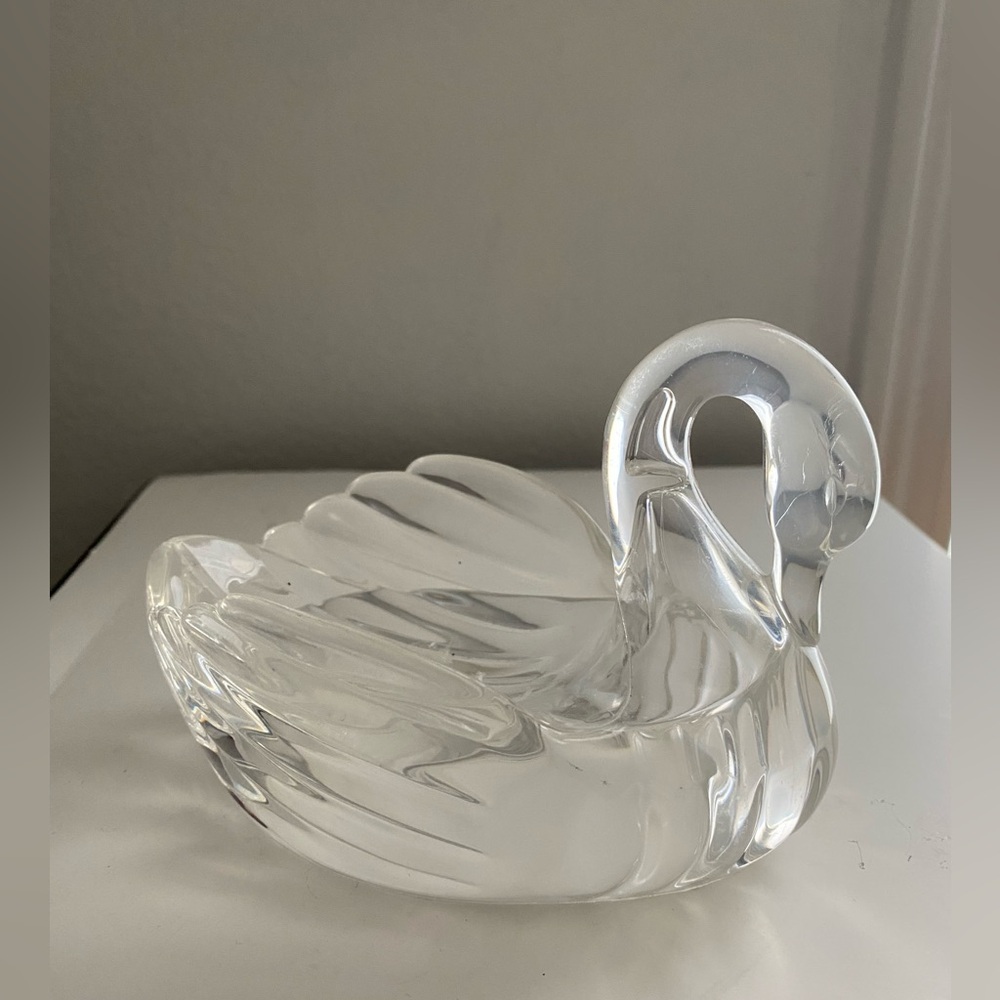 Clear swan 🦢 decoration